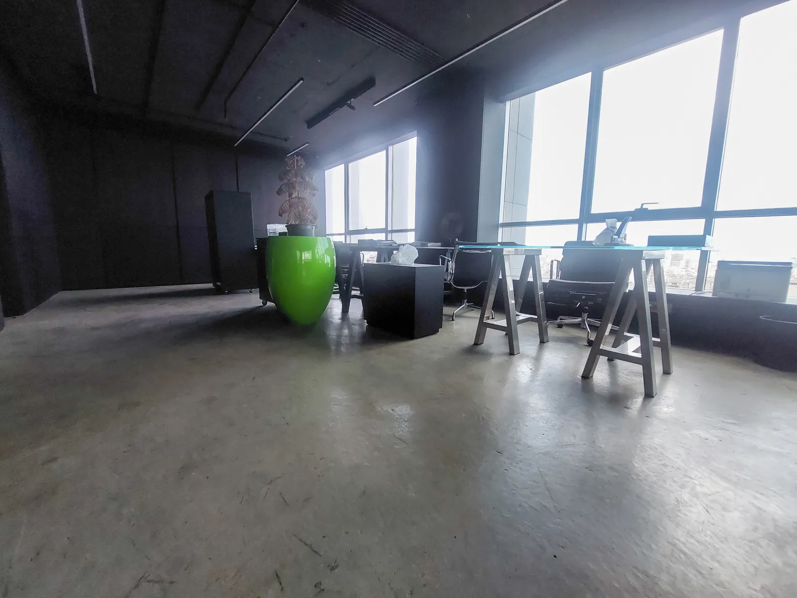 HIGH-END Furnished Office in Bauchrieh, Metn with and City View — photo 3