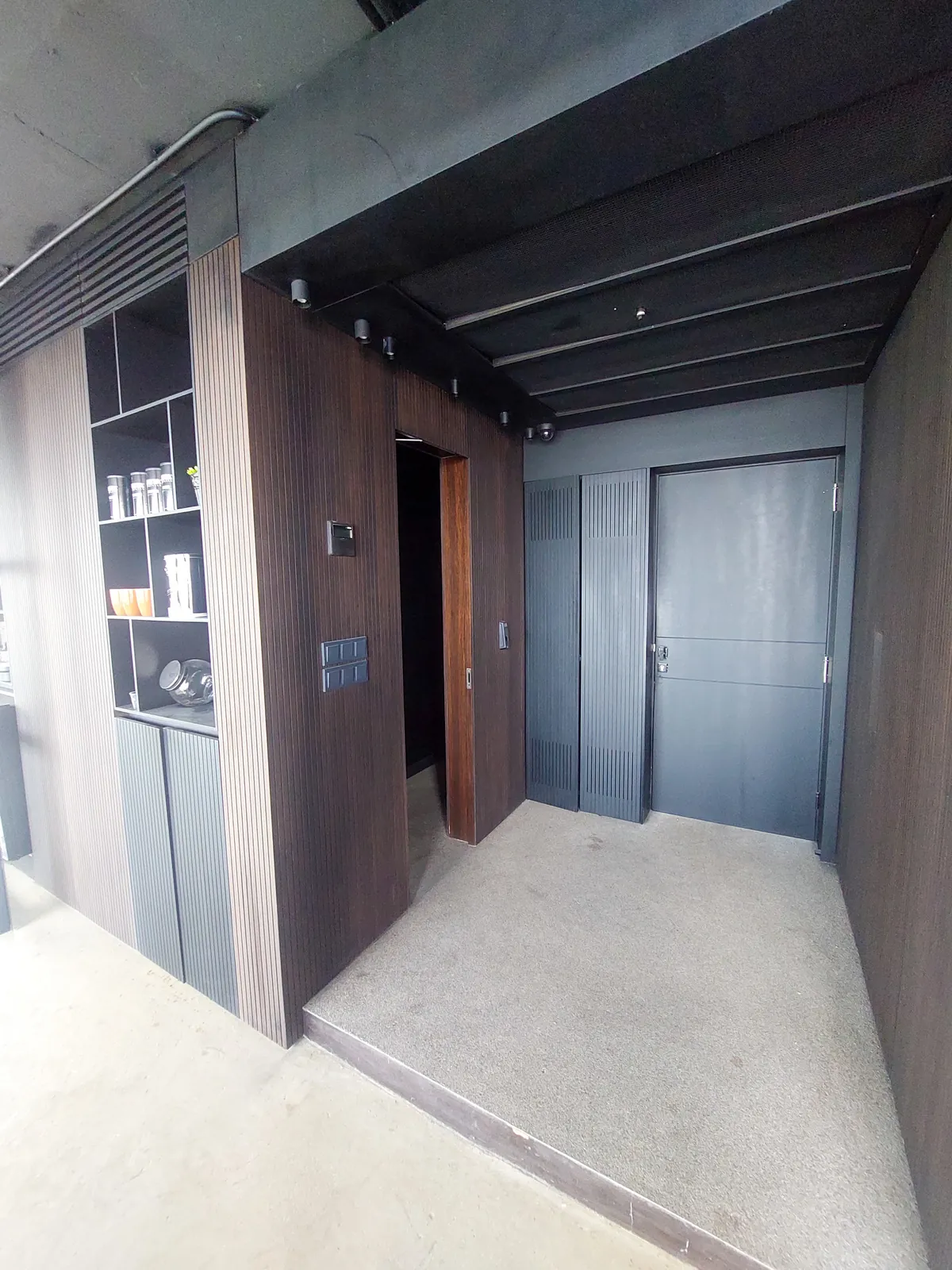 HIGH-END Furnished Office in Bauchrieh, Metn with and City View — photo 5
