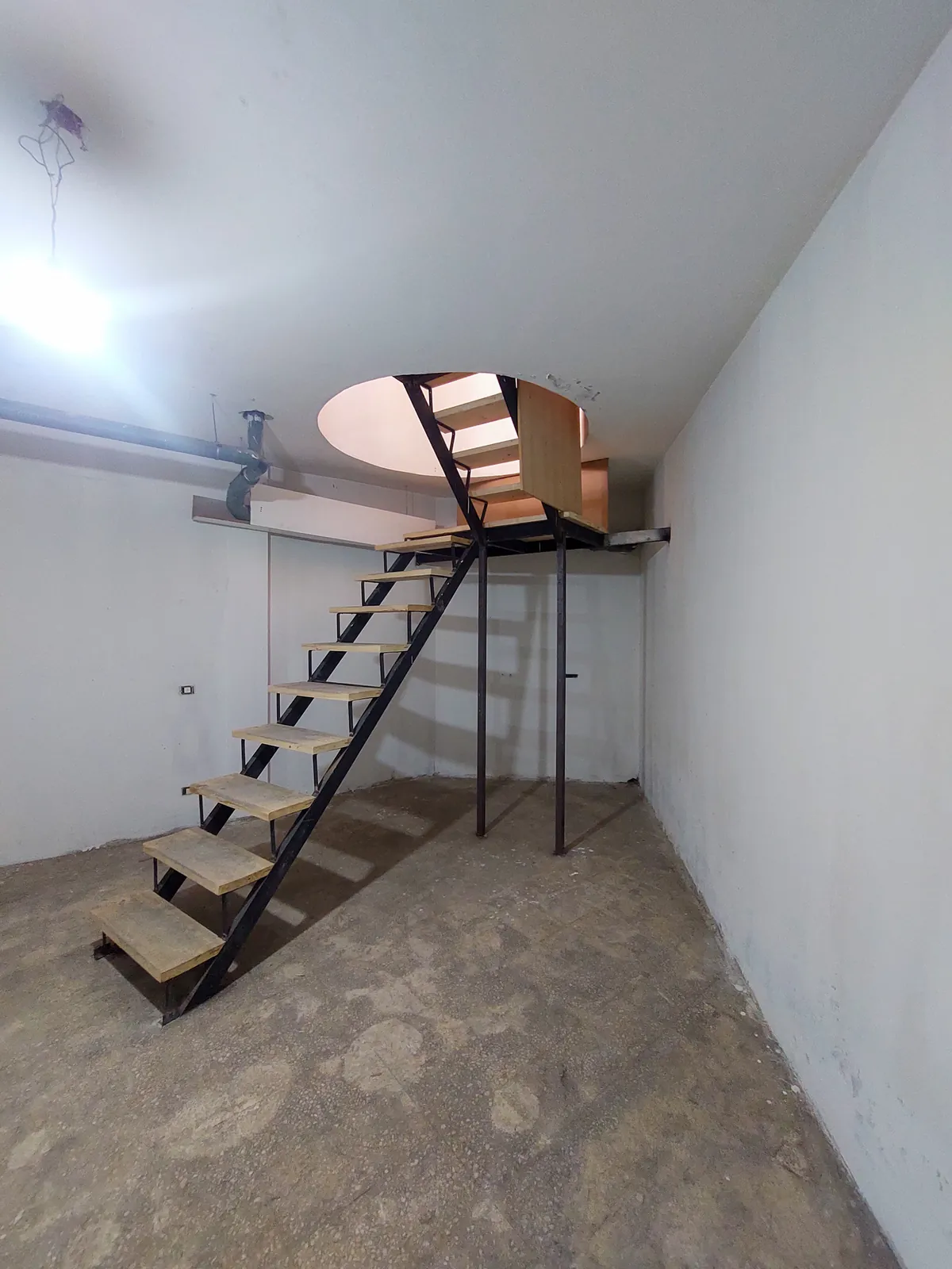 Prime Location Shop for Rent OR Sale in Bauchrieh, Metn — photo 2