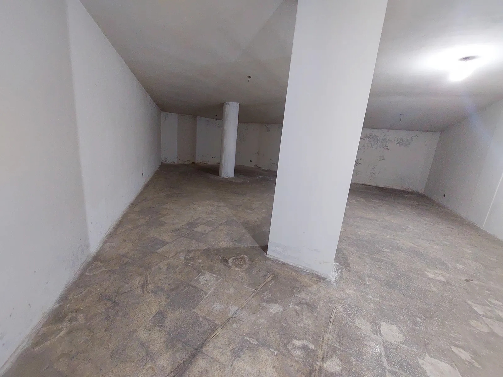 Prime Location Shop for Rent OR Sale in Bauchrieh, Metn — photo 5