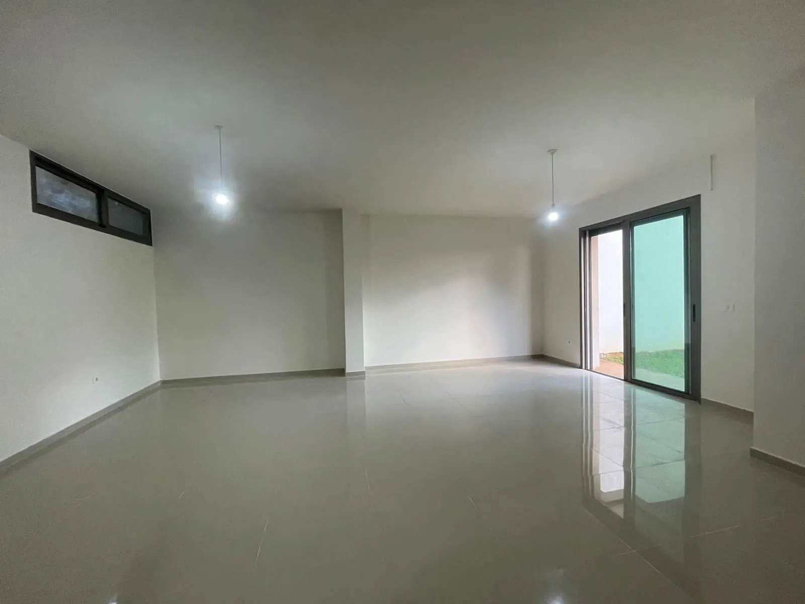 Apartment for Sale or for Rent in Mtayleb, Metn with Terrace — الصورة 3