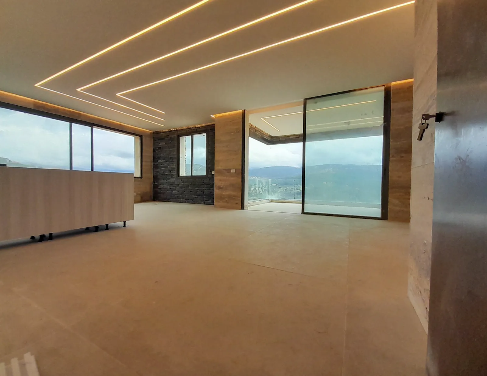 PAYMENT FACILITIES- Apartment in Oyoun Broumana with View — photo 1