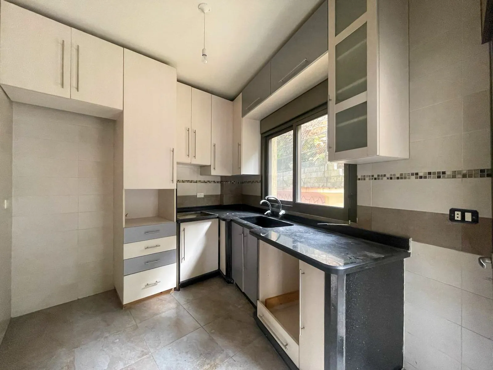 Decorated Apartment in Aoukar, Metn — الصورة 4