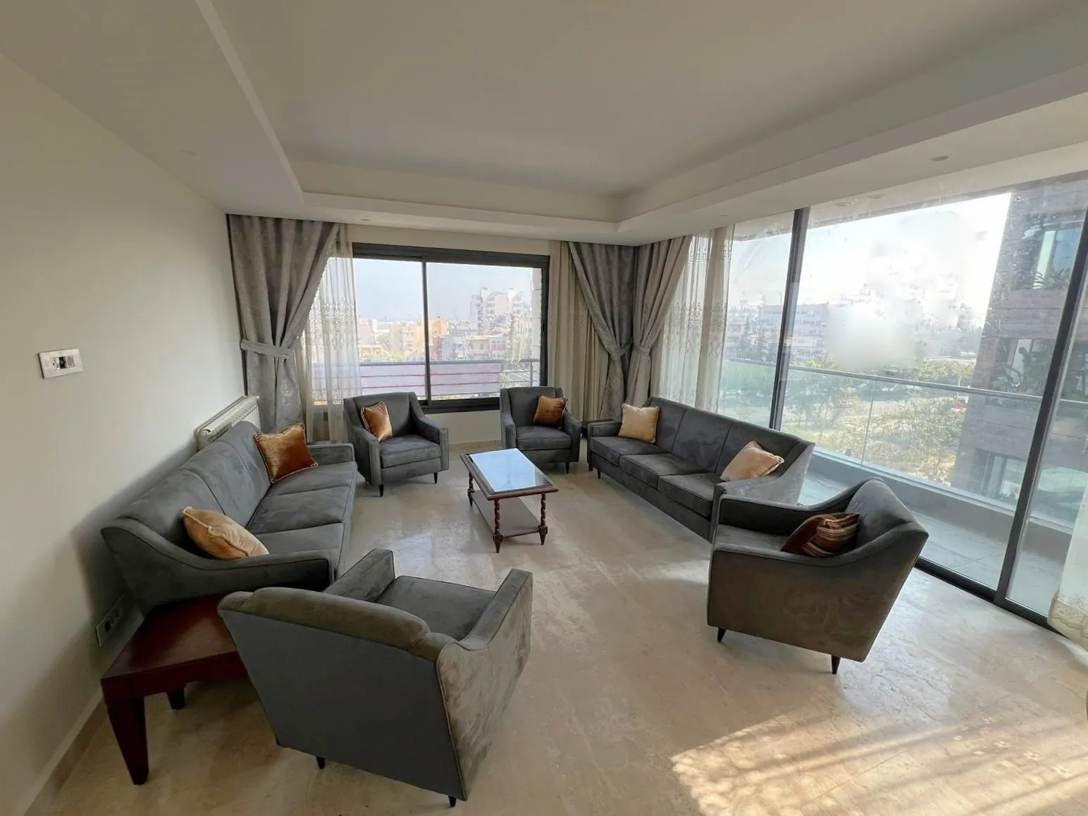 Furnished Apartment in Gemmayzeh Achrafieh, Beirut with View — الصورة 1