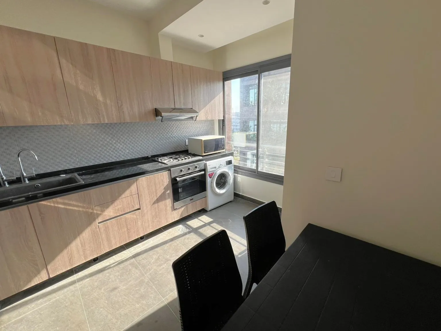Furnished Apartment in Gemmayzeh Achrafieh, Beirut with View — الصورة 3