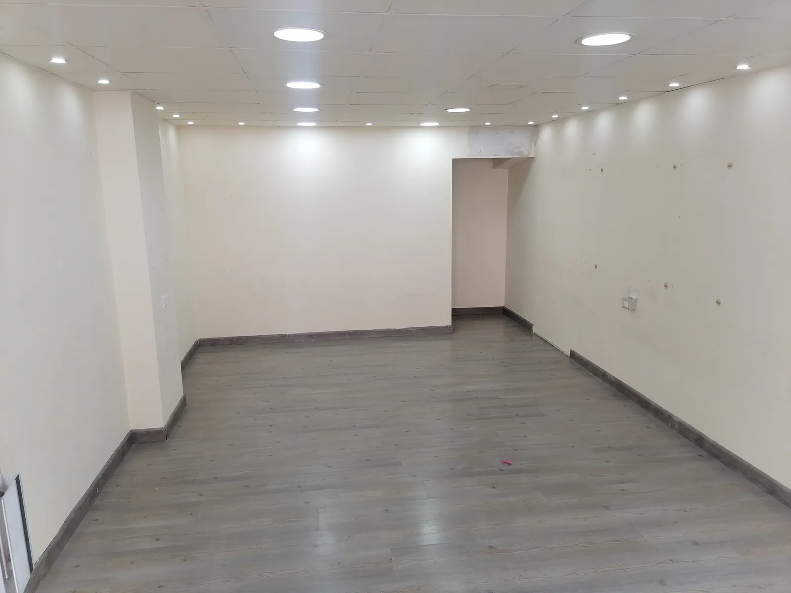 Prime Location Shop in Hadath , Baabda