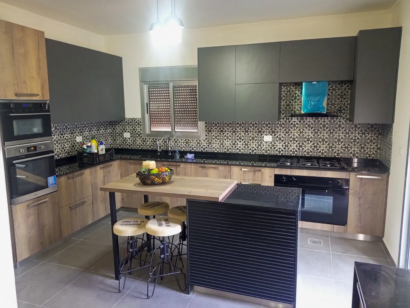 Furnished Apartment in Rabieh, Metn with Breathtaking Sea View — الصورة 3