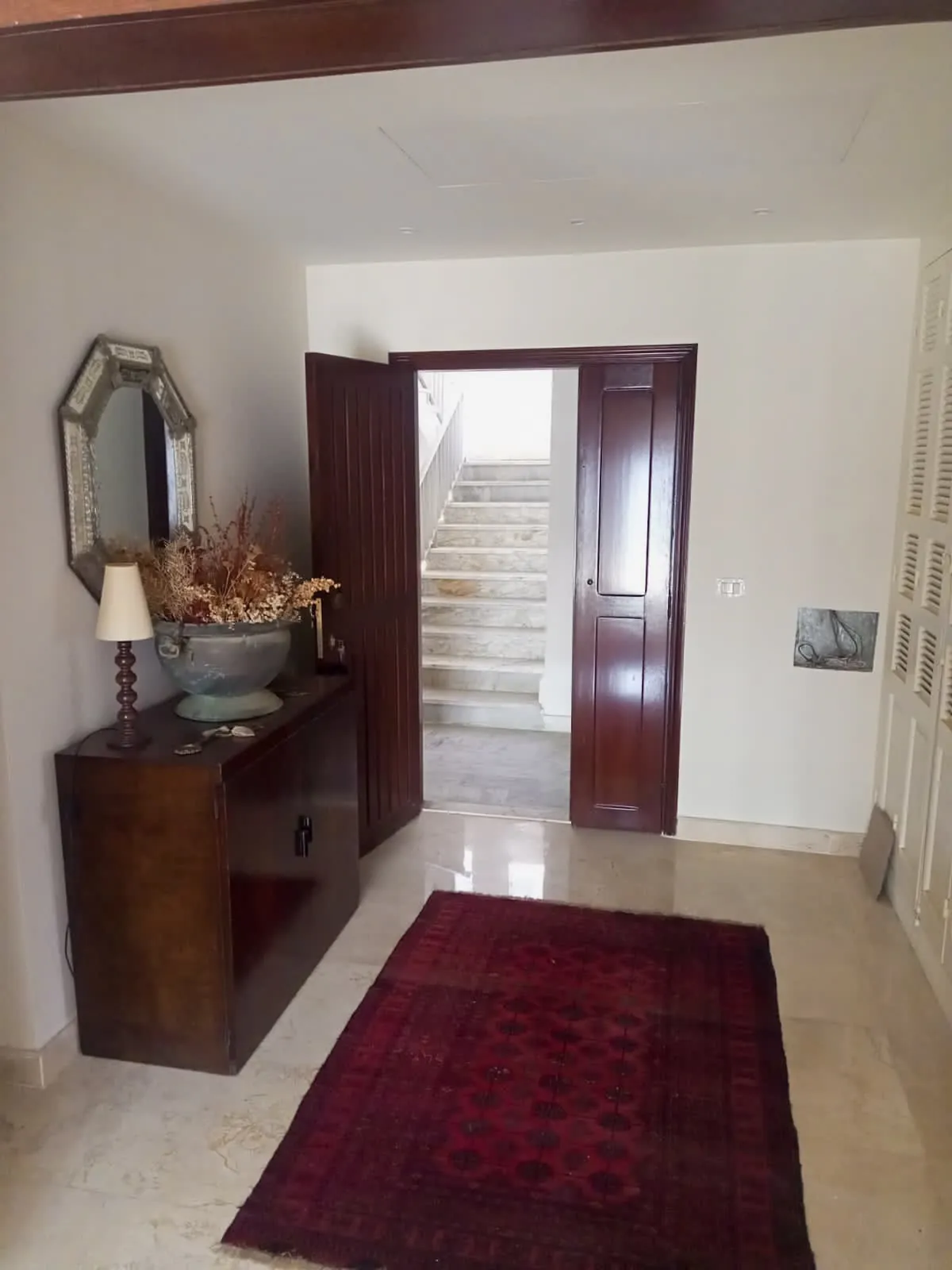 Furnished Apartment in Rabieh, Metn with Breathtaking Sea View — الصورة 4