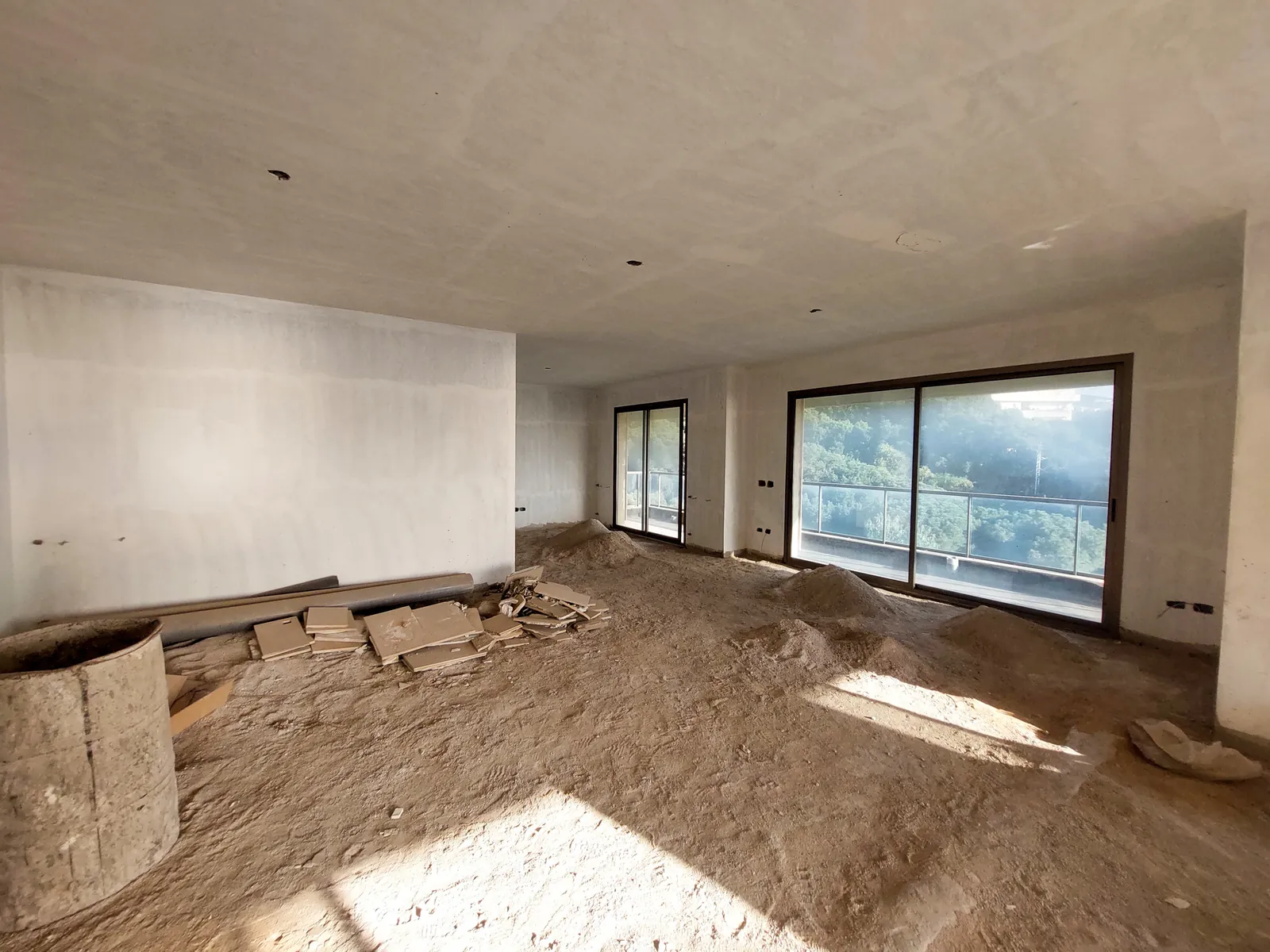 Duplex in Rabieh, Metn with a Breathtaking Sea & Mountain View — الصورة 2