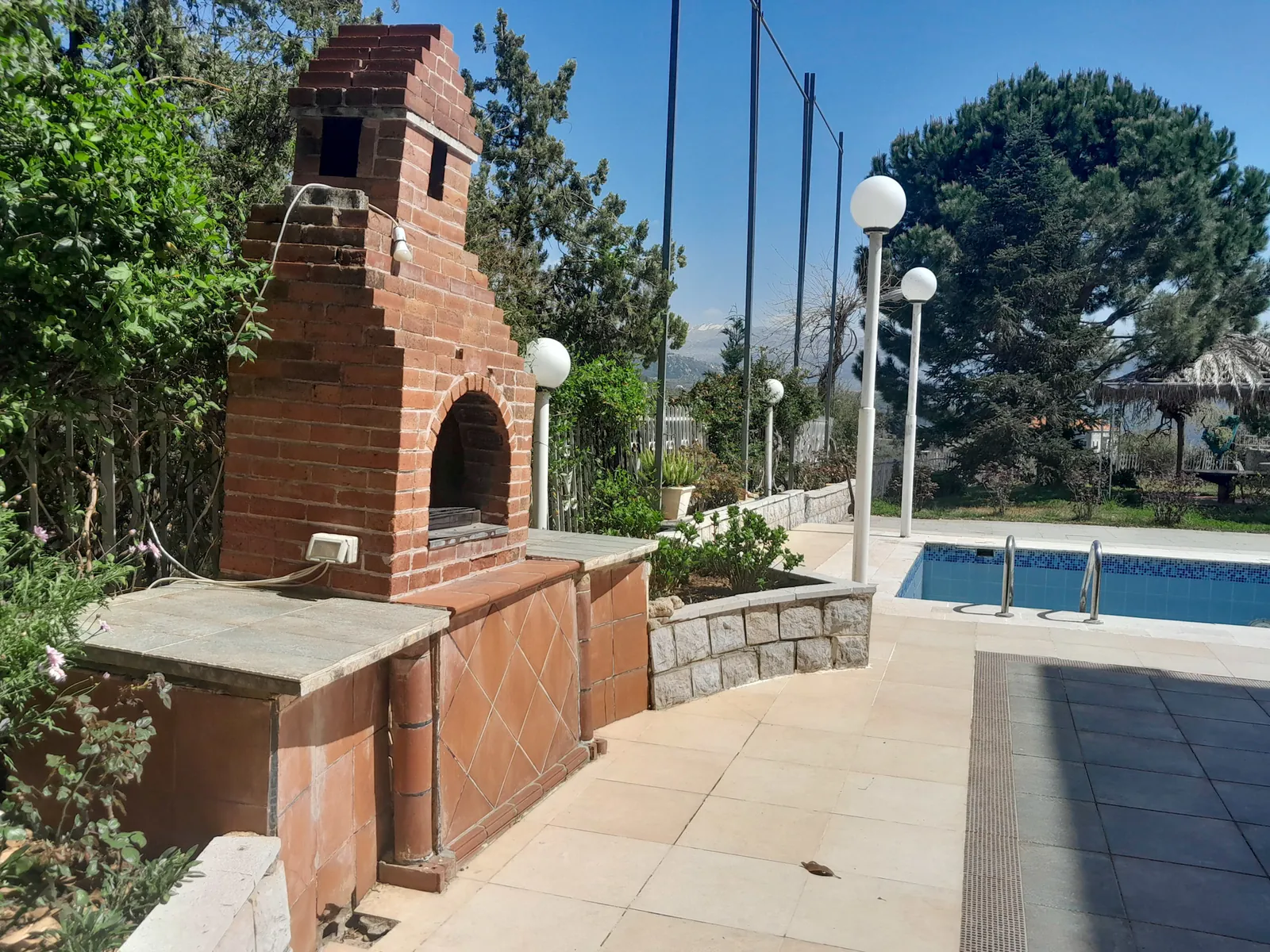 Chalet with Pool in Ajaltoun, Keserwan with Sea and Mountain View — الصورة 4