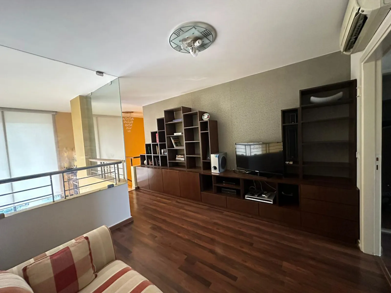 Fully Furnished Duplex in Dbayeh, Metn with View — الصورة 3