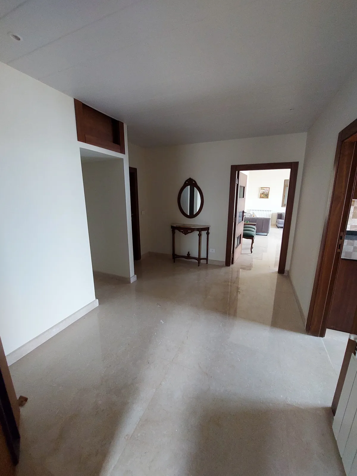 Semi Furnished Apartment in Aoukar, Metn with Sea View — الصورة 2