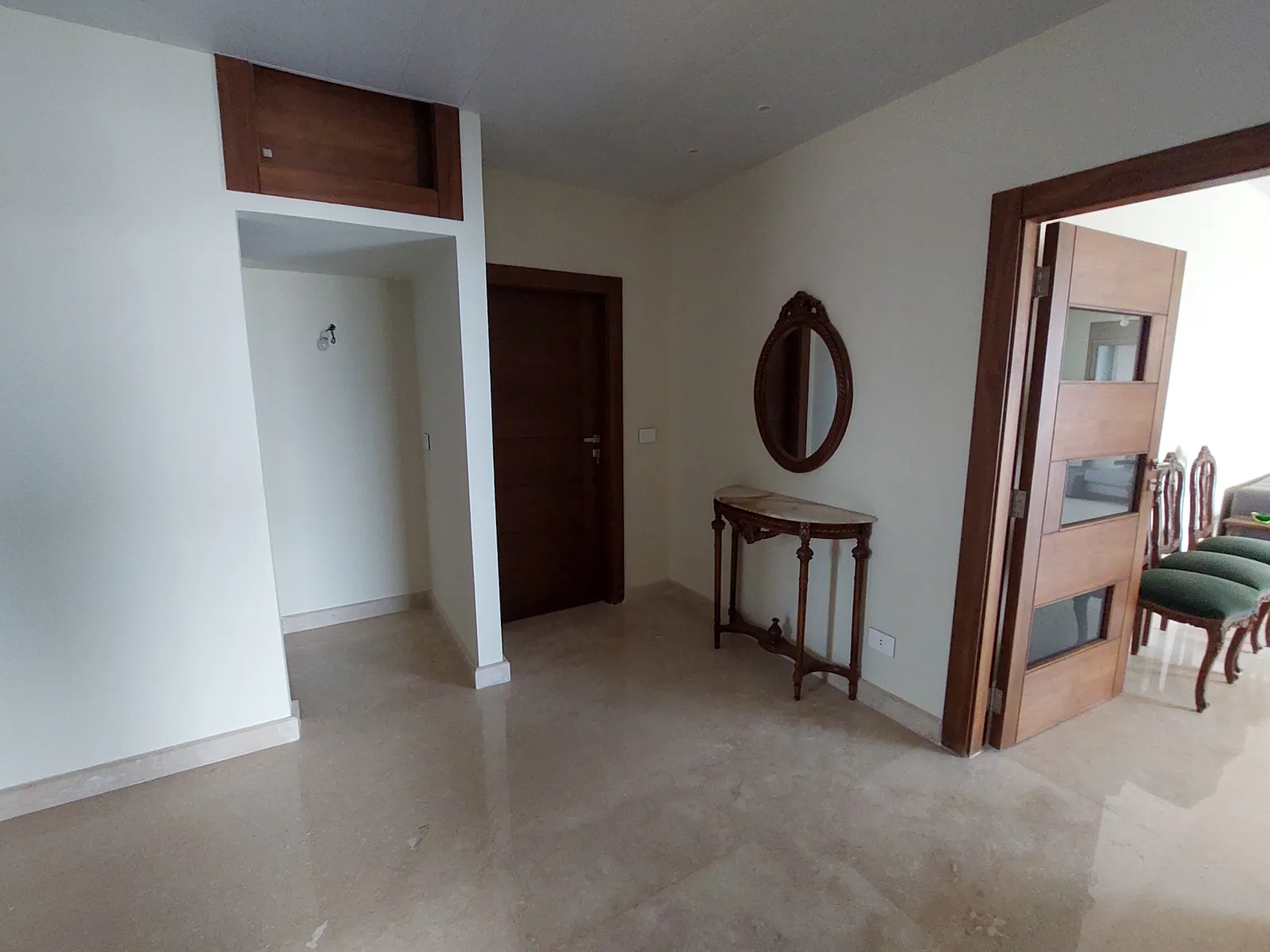 Semi Furnished Apartment in Aoukar, Metn with Sea View — الصورة 3