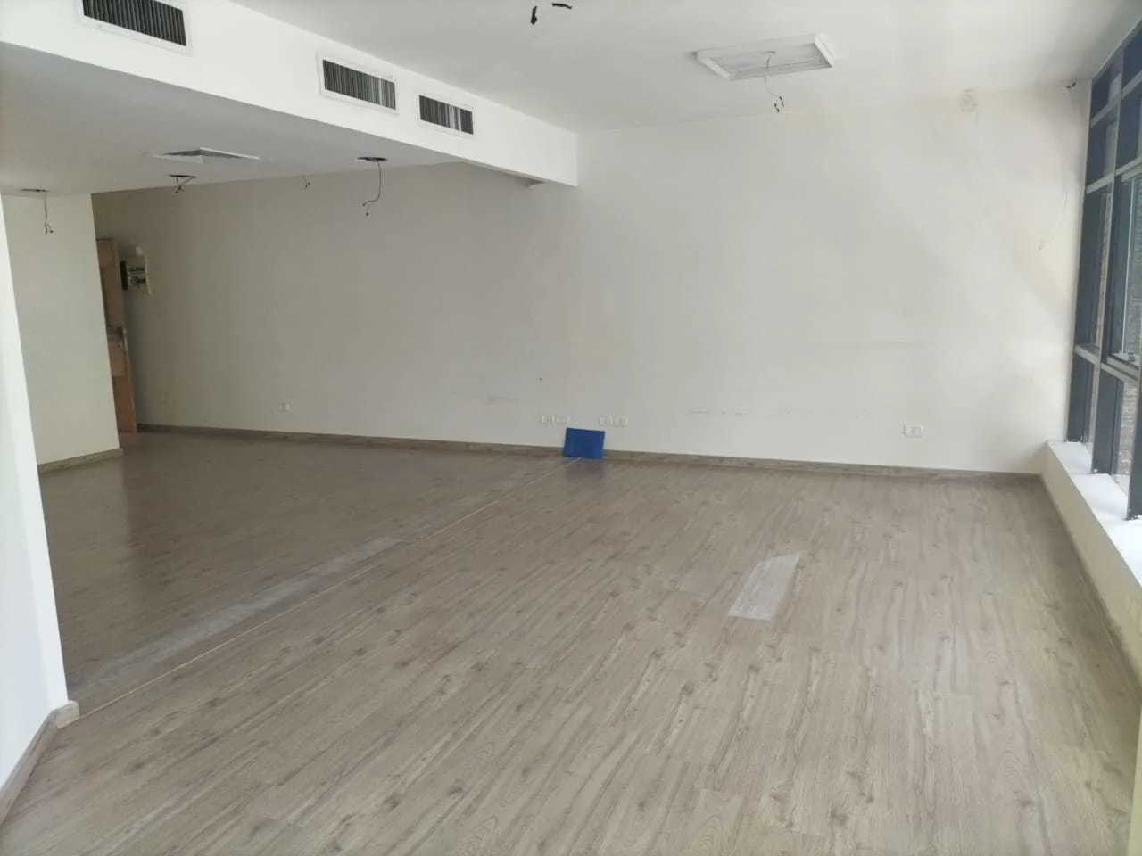 Prime Location Office in Hazmieh , Baabda — الصورة 5