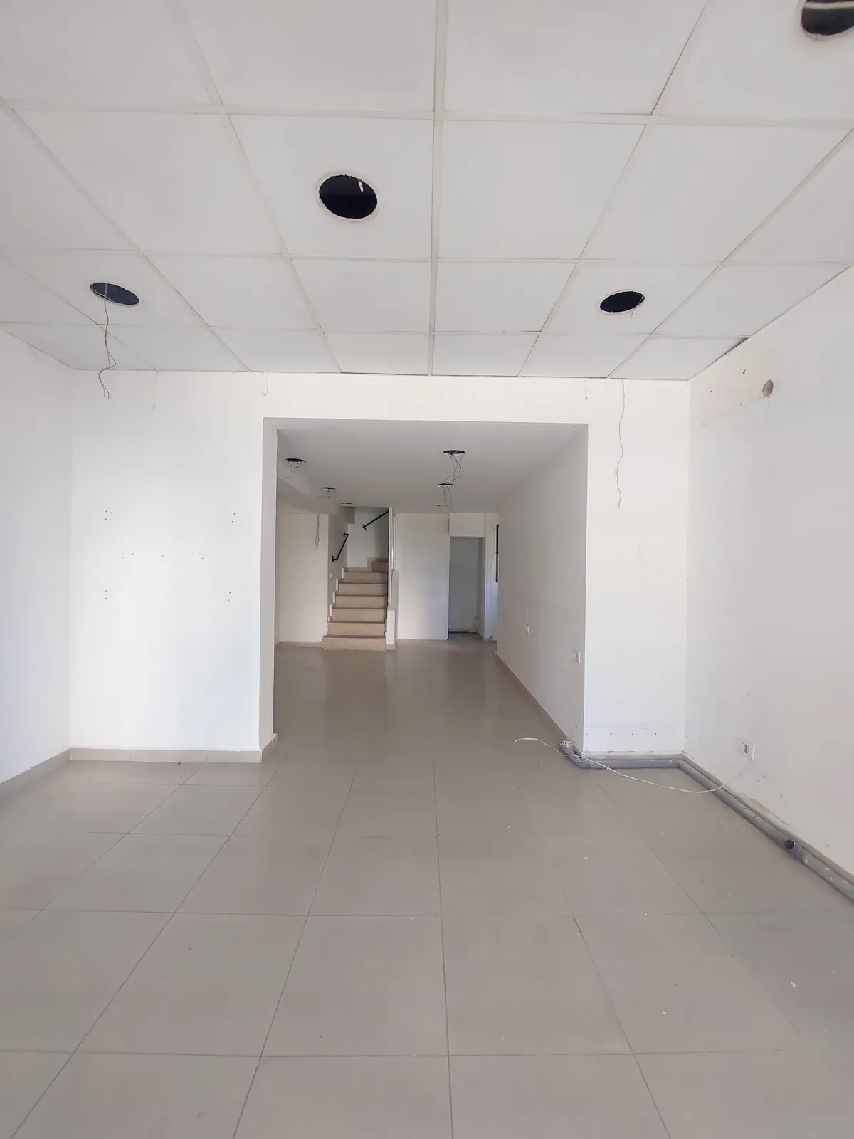 Prime Location Shop in Naccache, Metn — الصورة 1