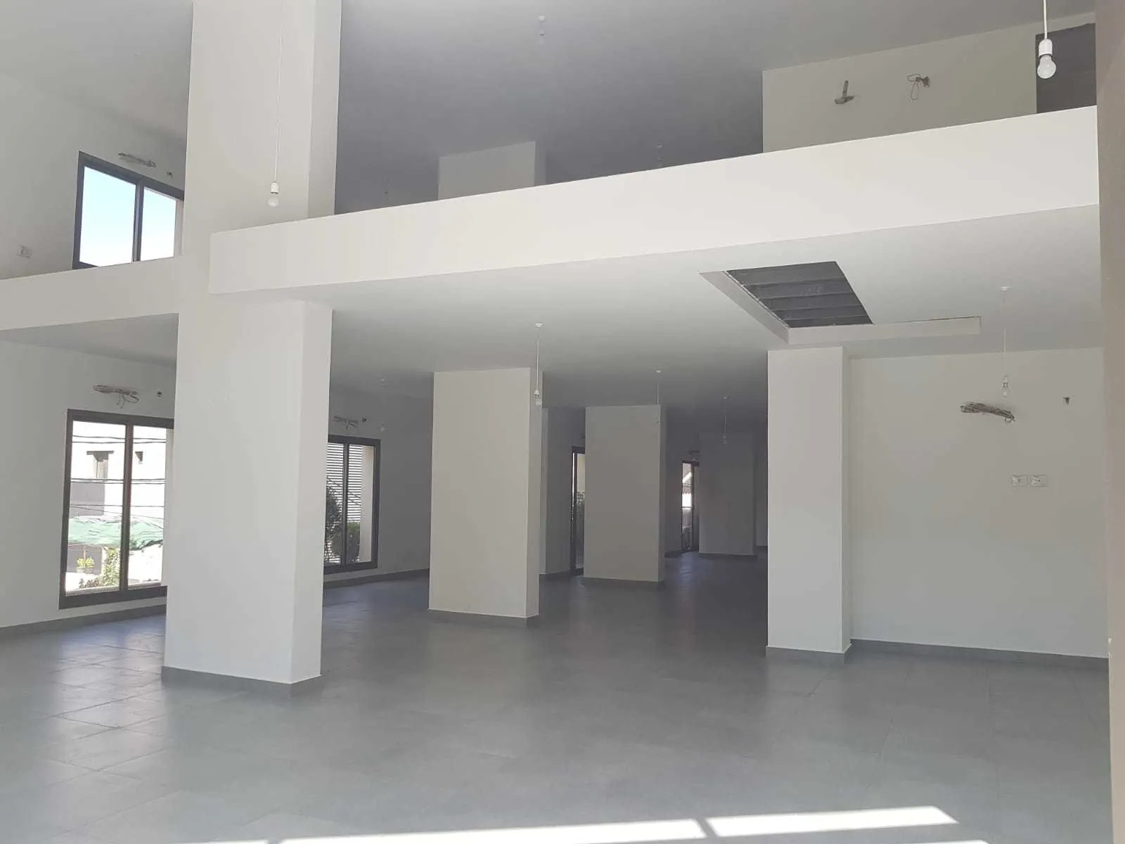 Prime Location Shop in Hazmieh, Baabda — photo 2