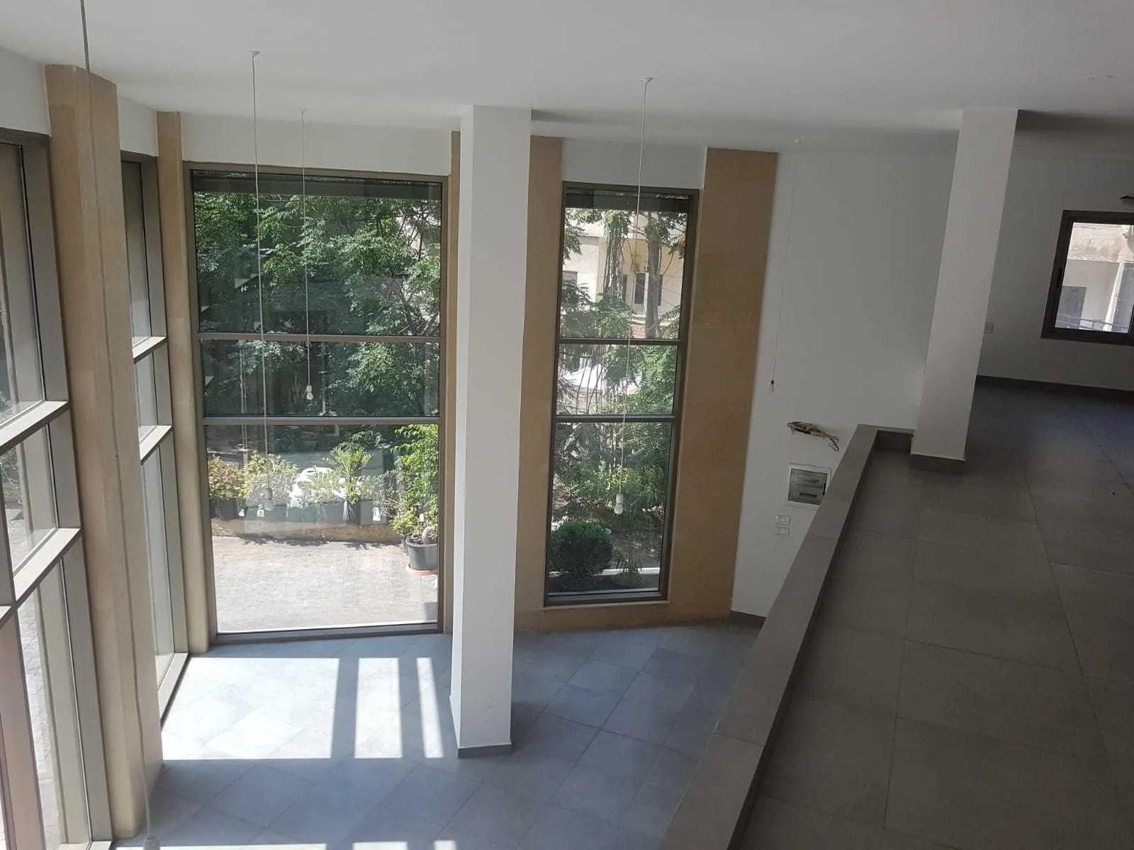 Prime Location Shop in Hazmieh, Baabda — photo 3