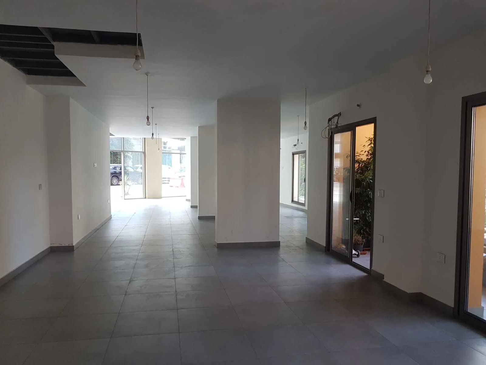 Prime Location Shop in Hazmieh, Baabda — photo 4
