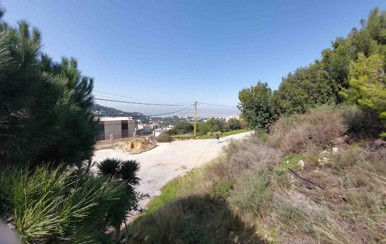 Land in Louaizeh, Baabda Overlooking the Mountains — photo 4
