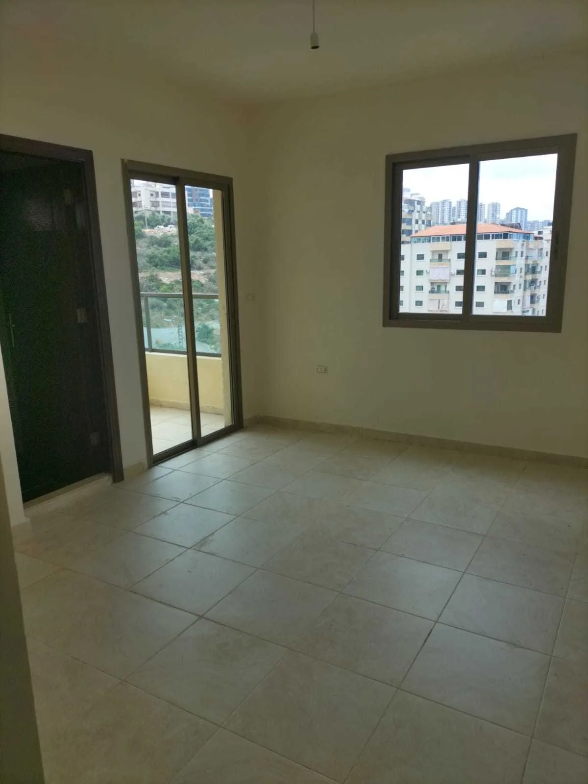 Apartment in Khaldeh, Aley, with Breathtaking Sea View — الصورة 4