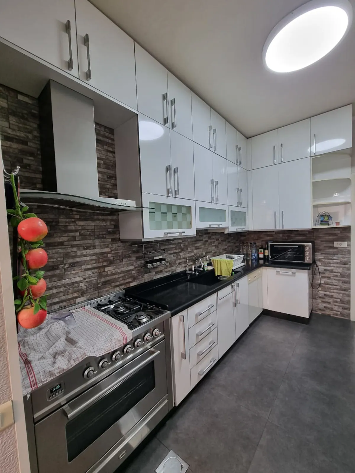 Furnished Apartment in Adonis , Keserwan with Partial View — الصورة 3