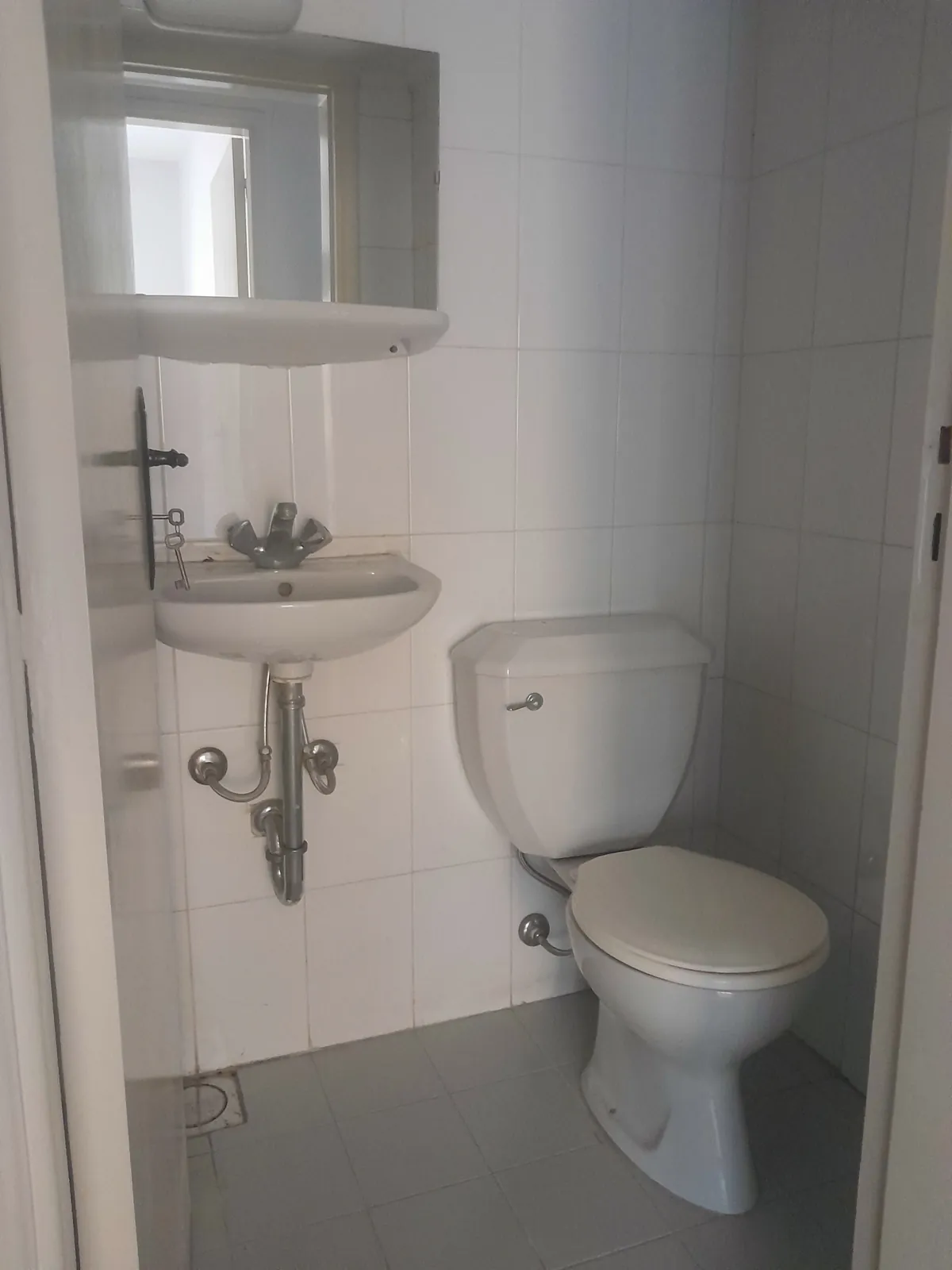 Prime Location Apartment in Adonis , Keserwan with Partial View — الصورة 3