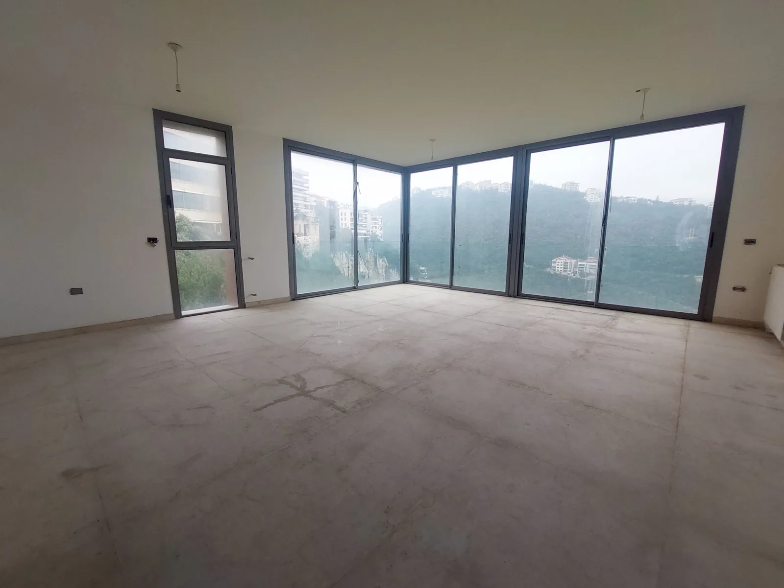 Brand New Duplex in Biyada, Metn with Mountain View + Terrace — الصورة 4