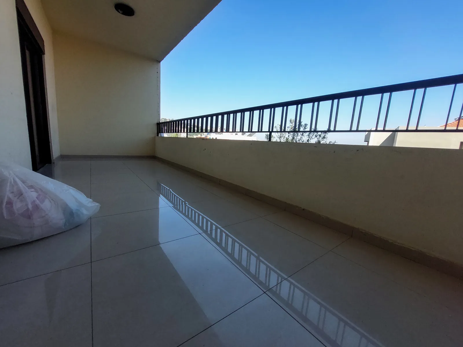 Three Bedroom Apartment in Zikrit, Metn — الصورة 3