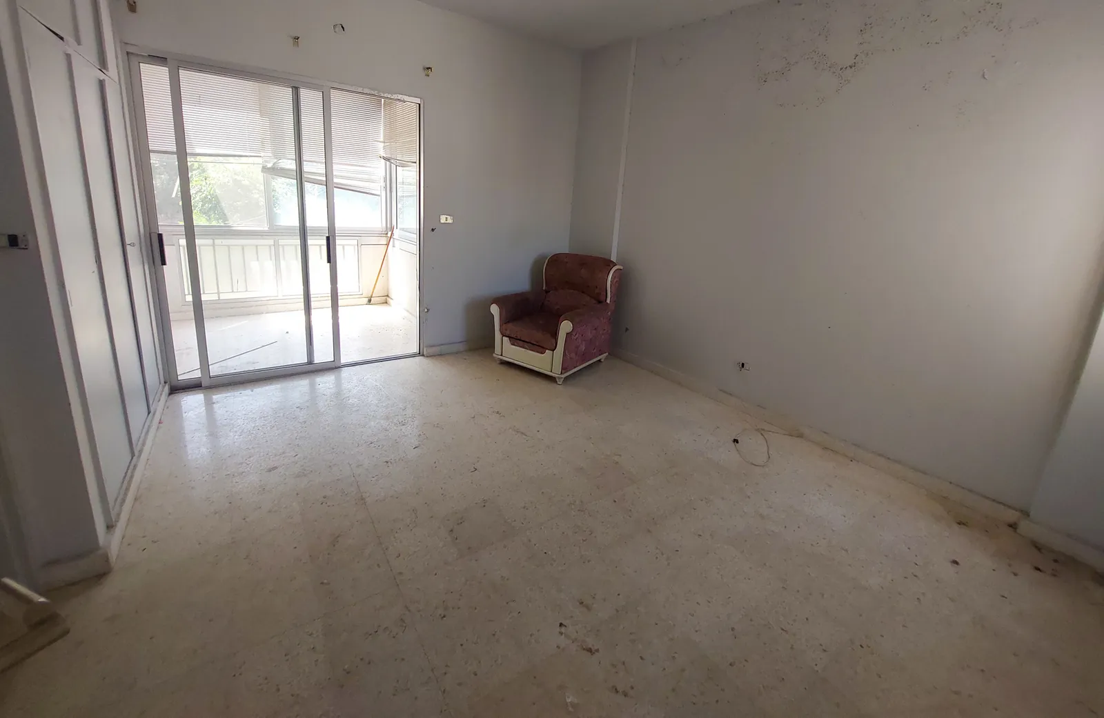 Prime Location Apartment in Aoukar, Metn — photo 4