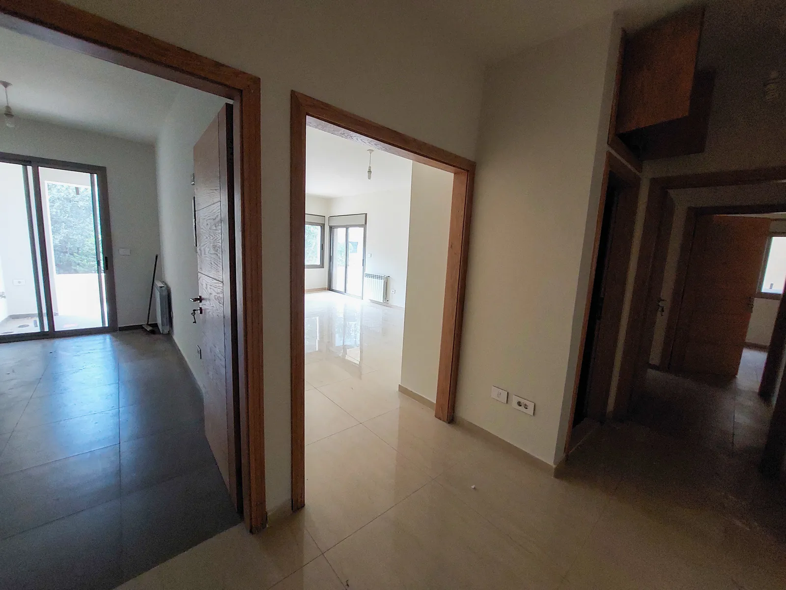 Brand New Apartment in Mazraat Yachouh, Metn + Terrace — الصورة 2