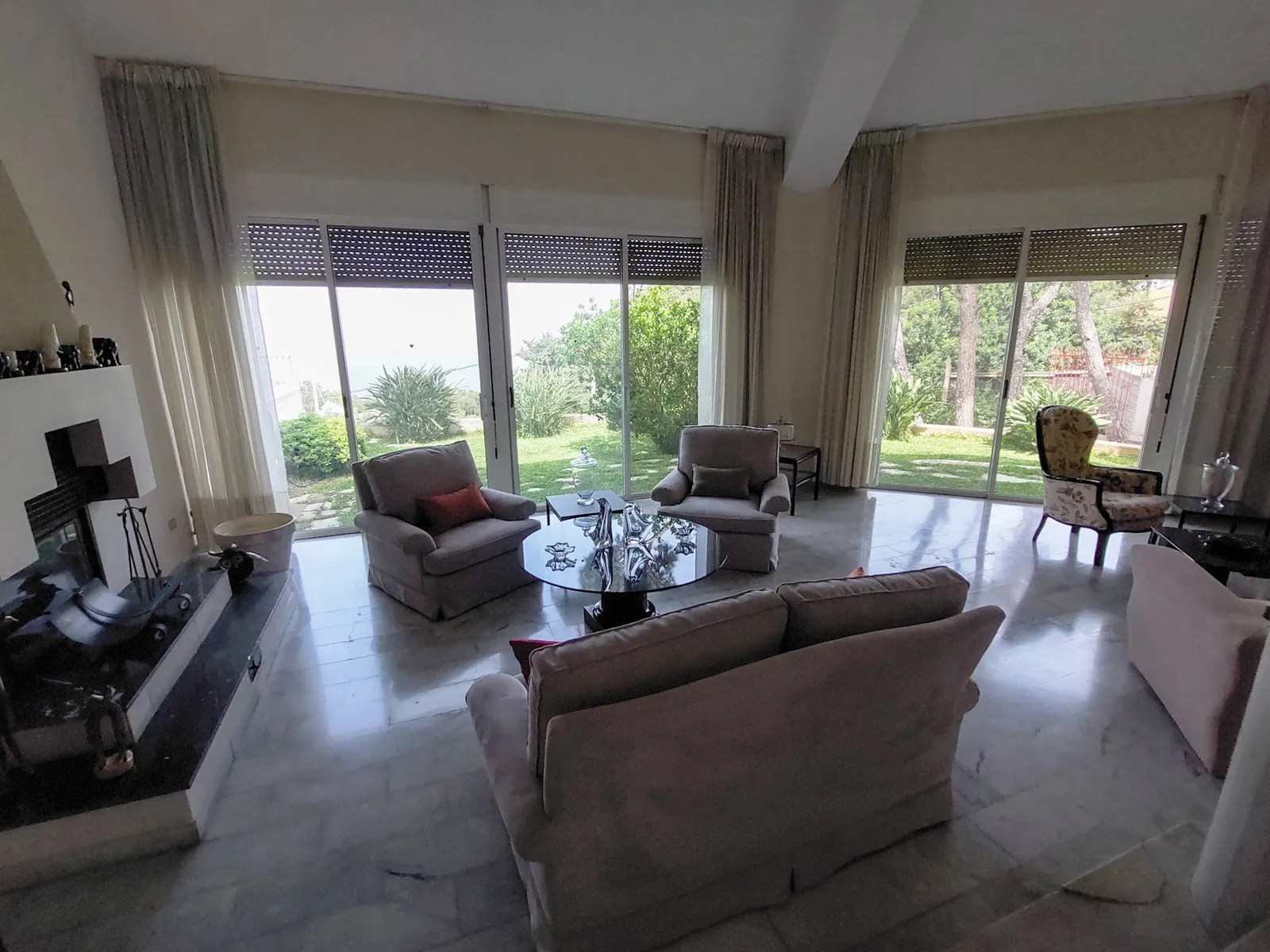 Prime Location Villa in Rabieh, Metn with Breathtaking Sea View — الصورة 3