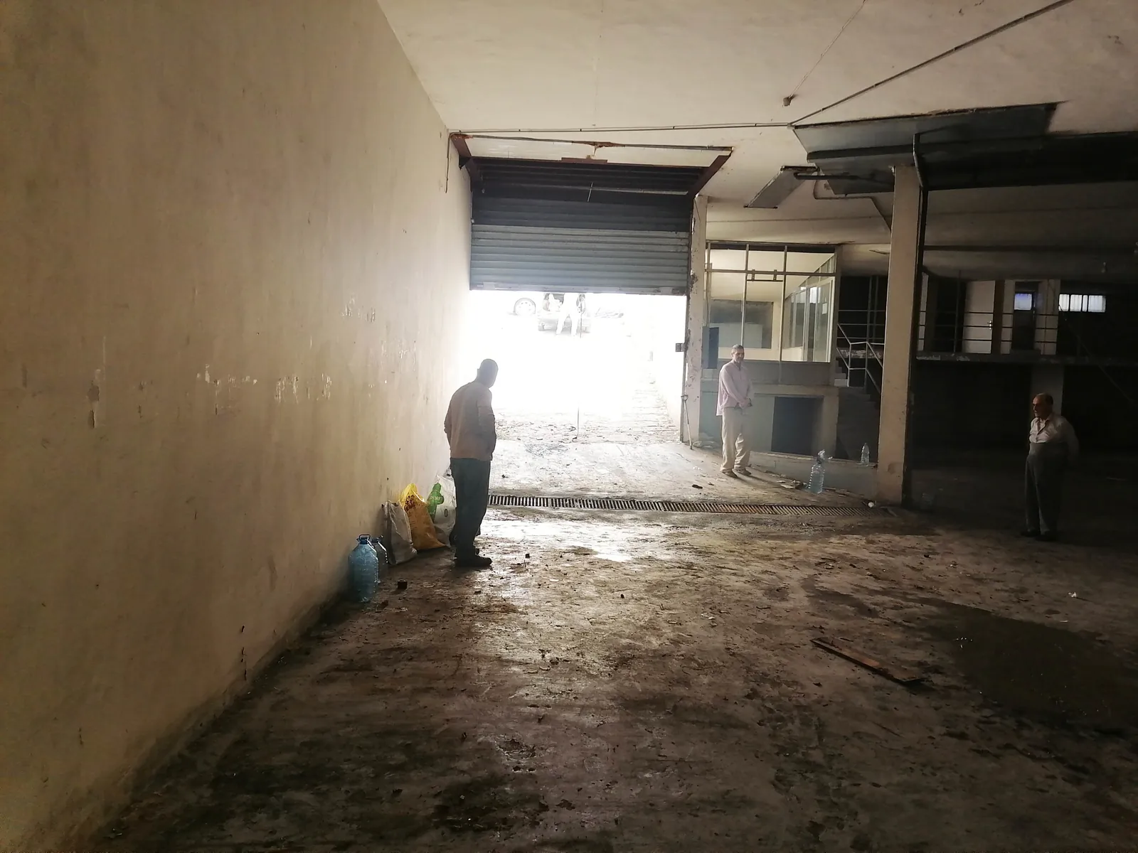 Warehouse in Dekwaneh , Metn — photo 2