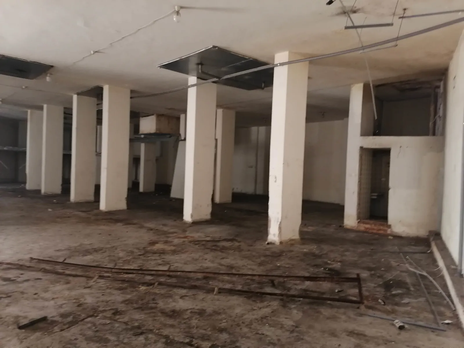 Warehouse in Dekwaneh , Metn — photo 3