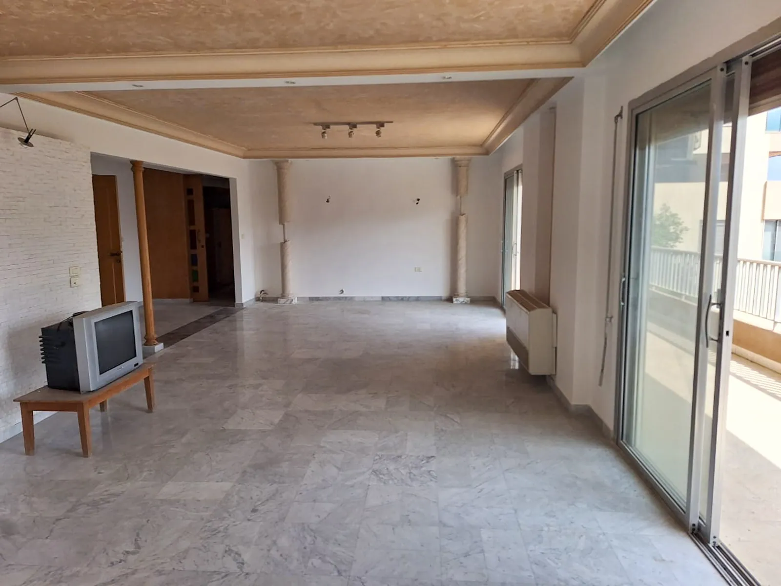 Spacious Apartment in Naccache, Metn with Mountain View — الصورة 2