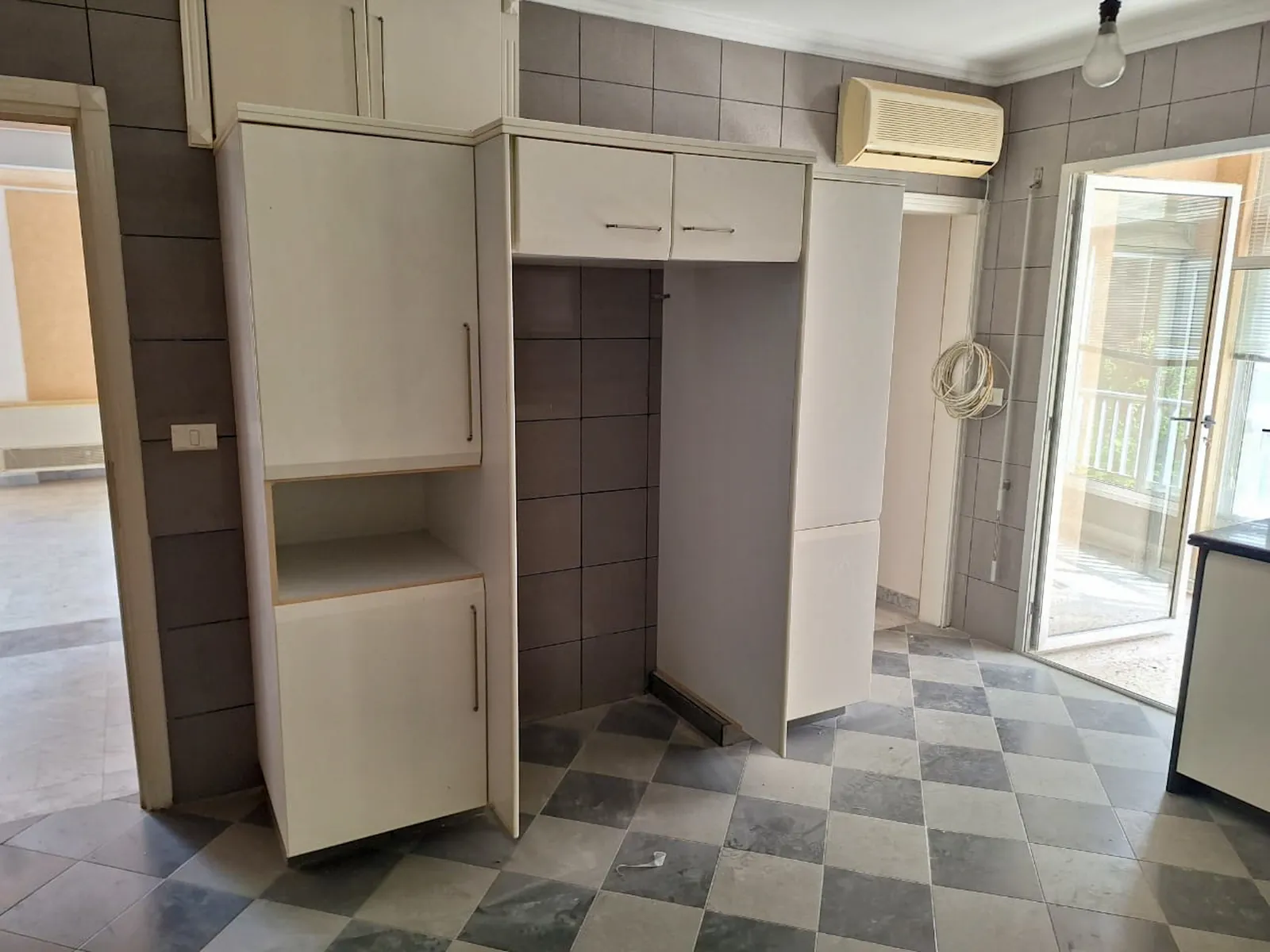 Spacious Apartment in Naccache, Metn with Mountain View — الصورة 4
