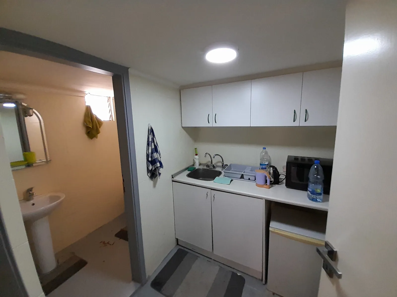 Semi- Furnished Office for Rent in Jdeideh, Metn — photo 4
