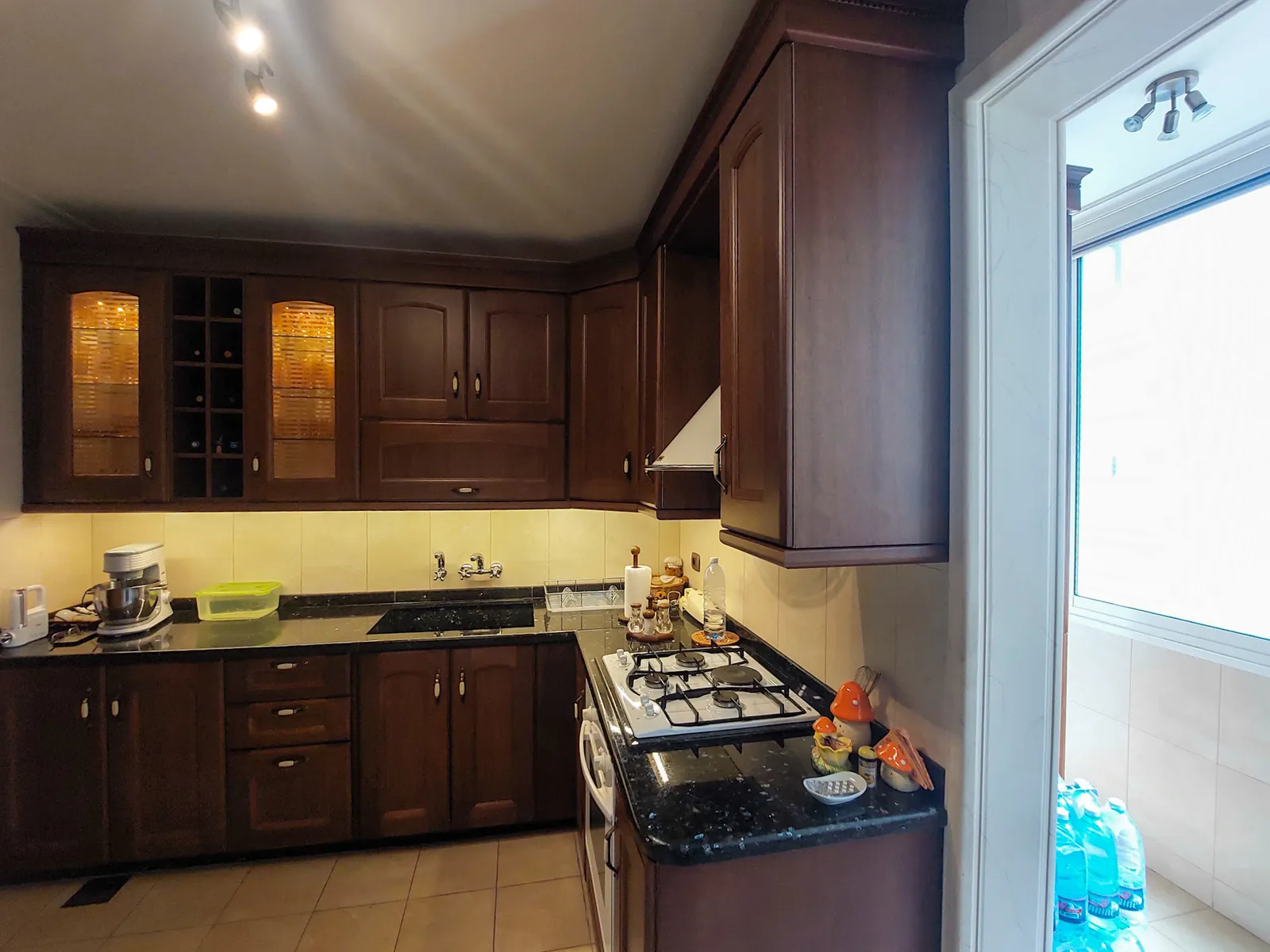 Furnished Apartment in Qornet El Hamra, Metn with Mountain View — الصورة 5