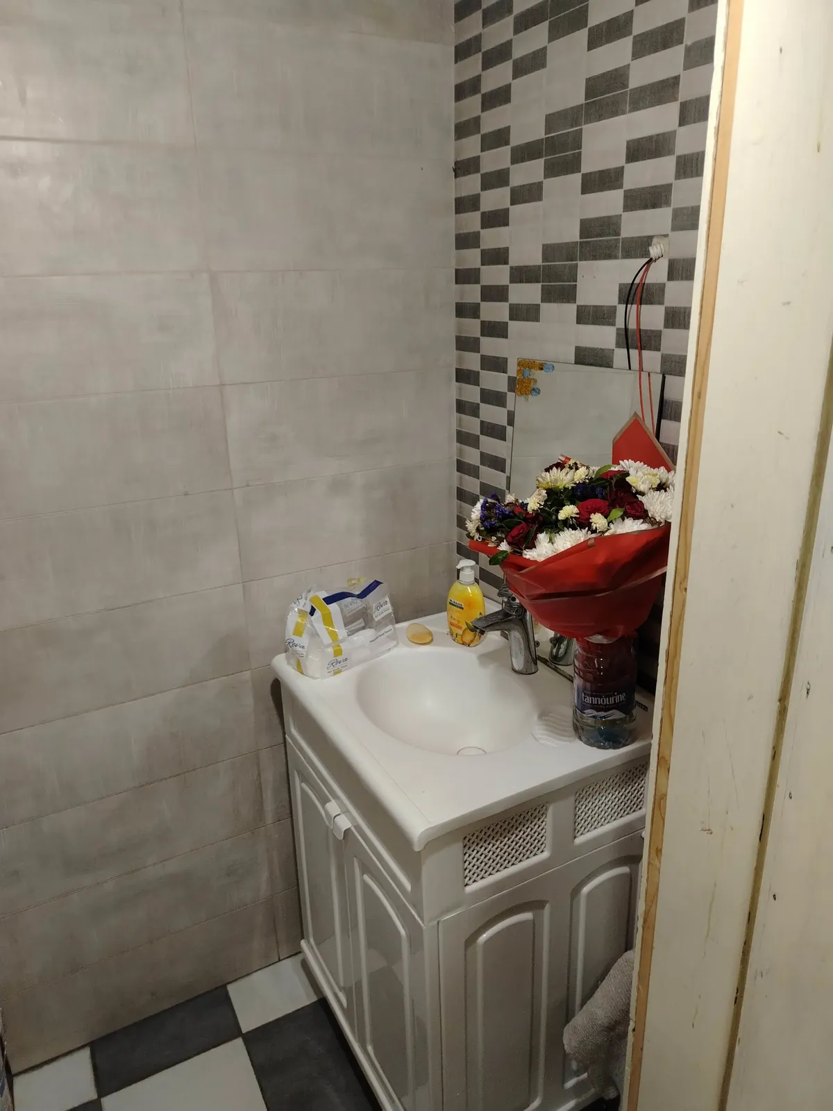 Prime Location Shop in Dora (Main Street ) , Metn — الصورة 4