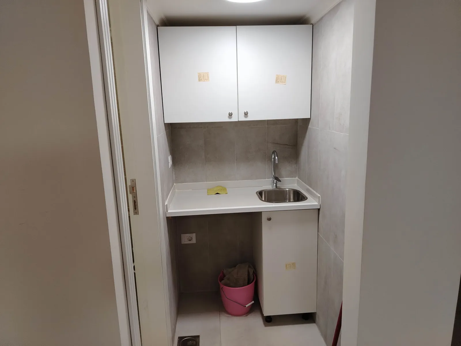 Prime Location Shop in Dekwaneh, Metn — الصورة 4