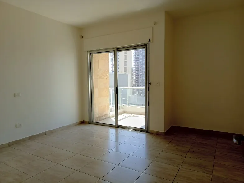Prime Location Apartment in Achrafieh, Beirut with an Open View — الصورة 4