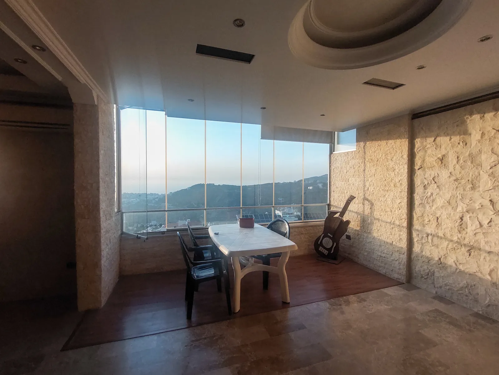 Hot Deal! Semi-Furnished Apartment in Mazraat Yachouh with View — الصورة 2