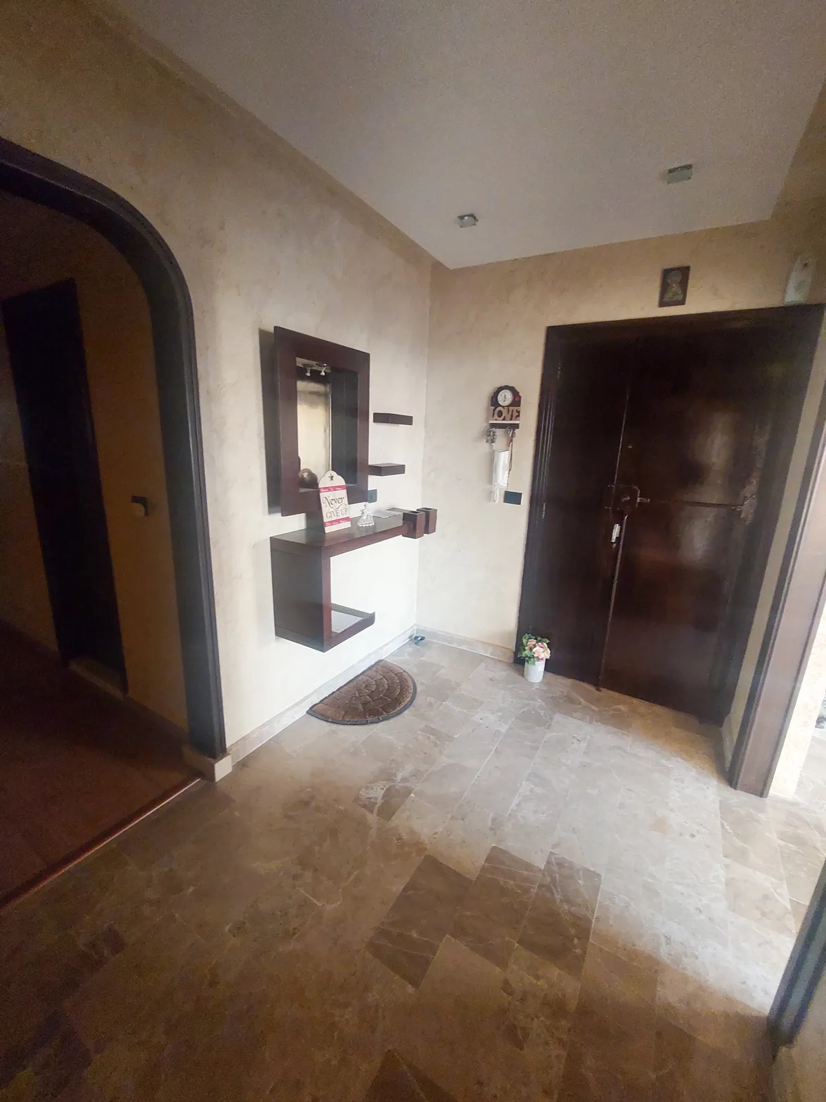 Hot Deal! Semi-Furnished Apartment in Mazraat Yachouh with View — الصورة 5