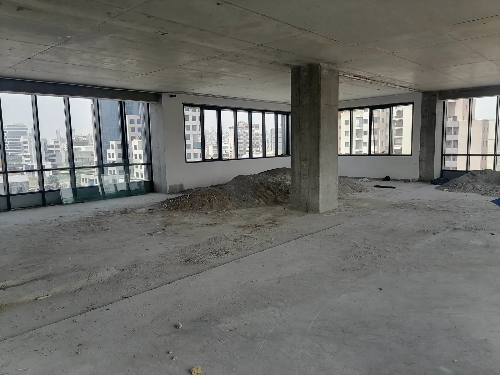 Prime Location Office in Dekwaneh (Highway) , Metn — الصورة 3