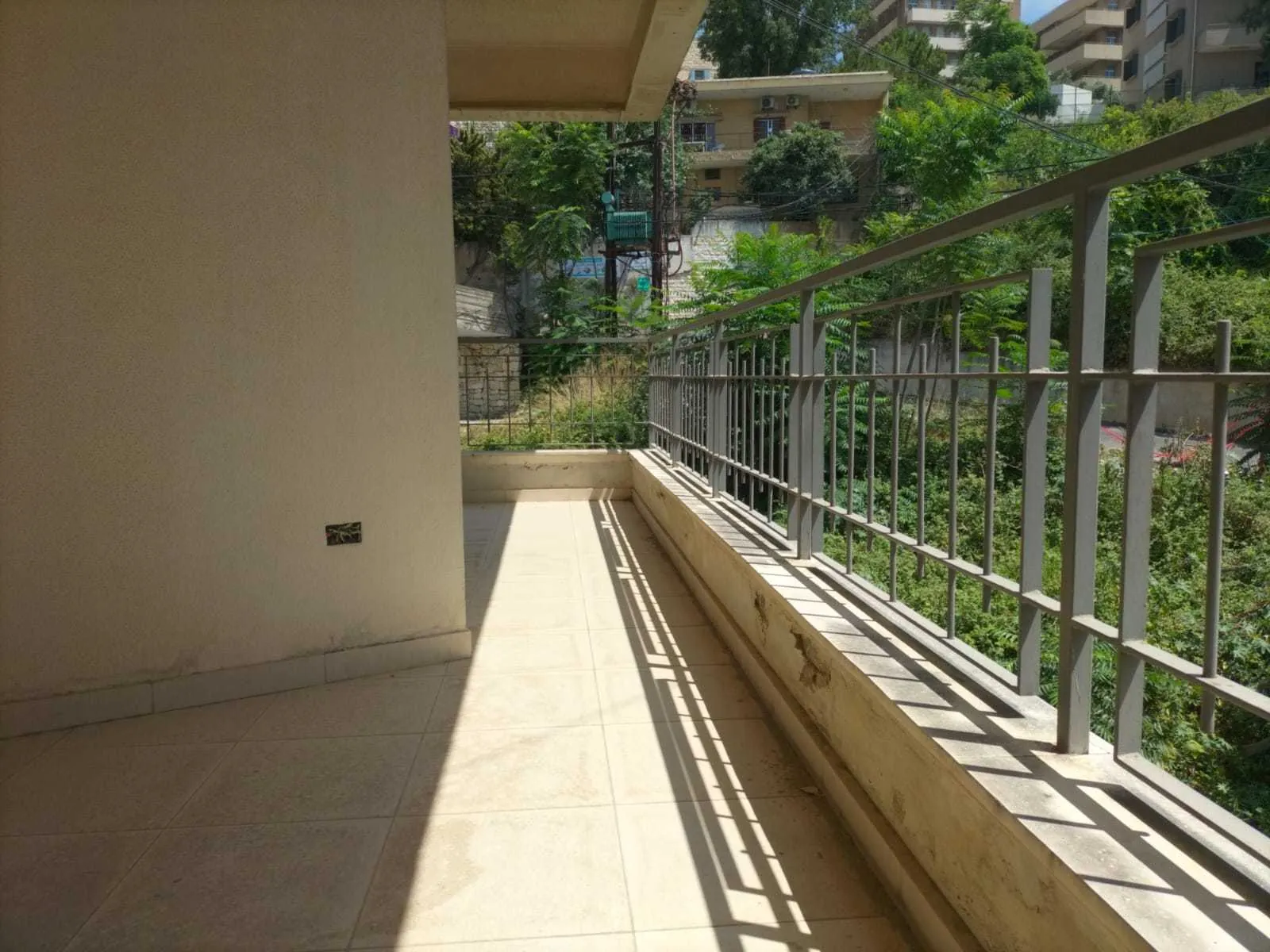 Apartment in Choueifat, Amrousiyeh, Aley with Greenery View — الصورة 4