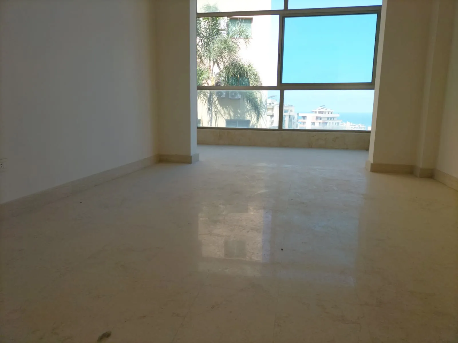 Prime Location Apartment in Khaldeh, Aley — الصورة 2