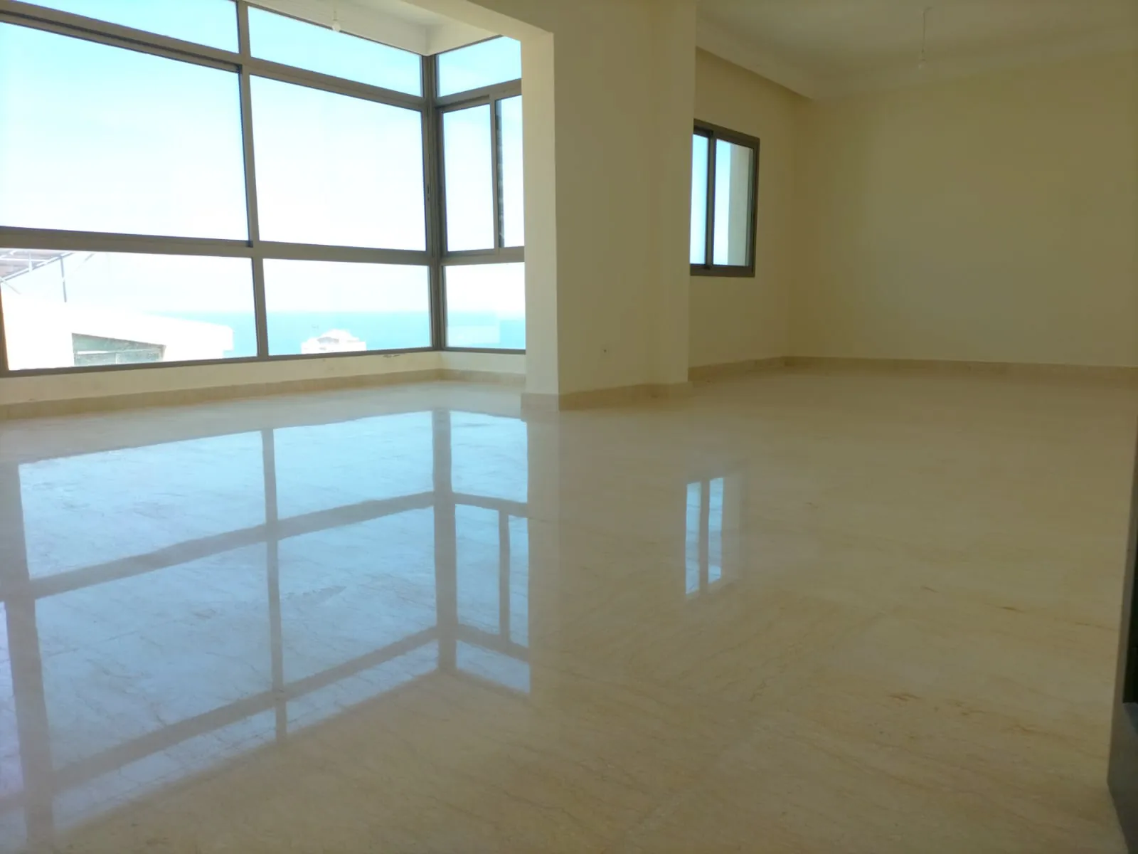Duplex in Khaldeh, Aley with Panoramic Breathtaking Sea View — photo 2