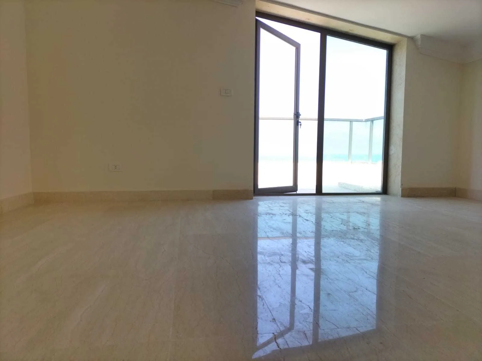 Duplex in Khaldeh, Aley with Panoramic Breathtaking Sea View — photo 4