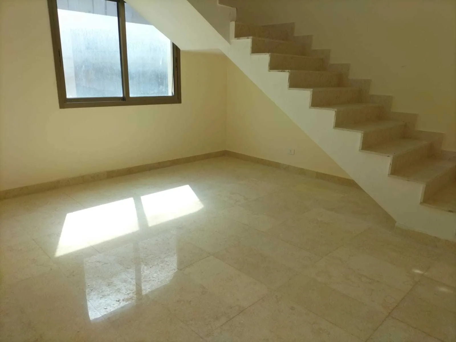 Duplex in Khaldeh, Aley with Panoramic Sea View — photo 4
