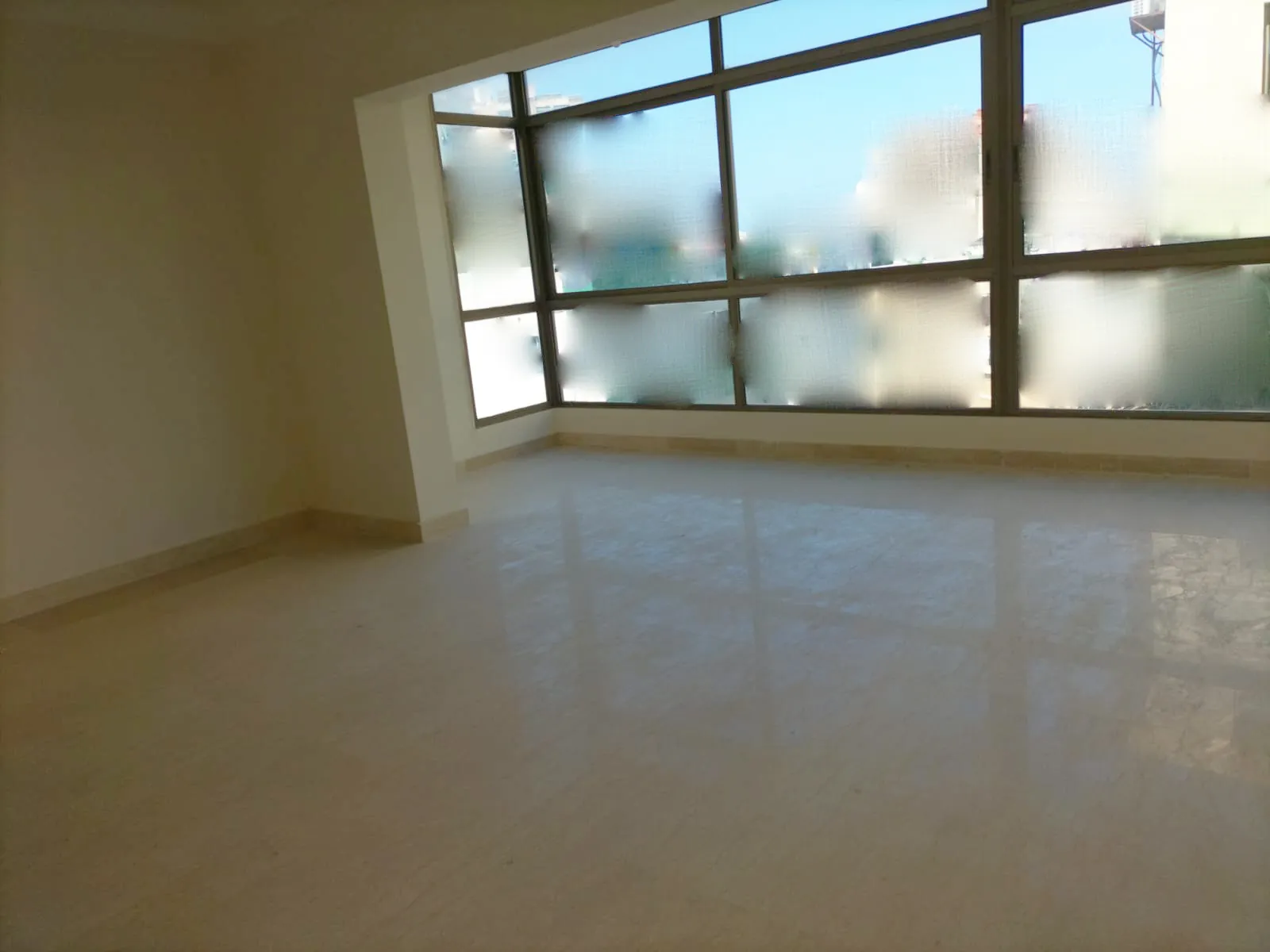 Prime Location Apartment in Khaldeh, Aley with Sea View