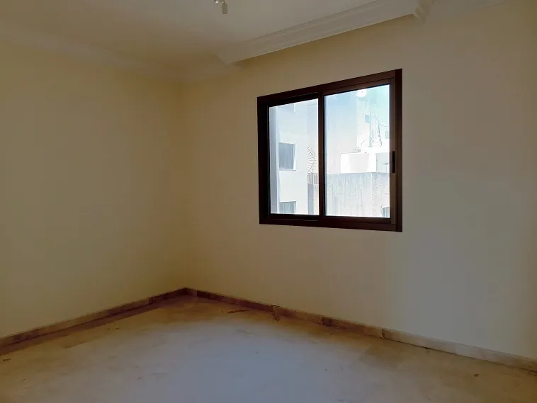 Prime Location Apartment in Mazraa, Beirut with City View — الصورة 5